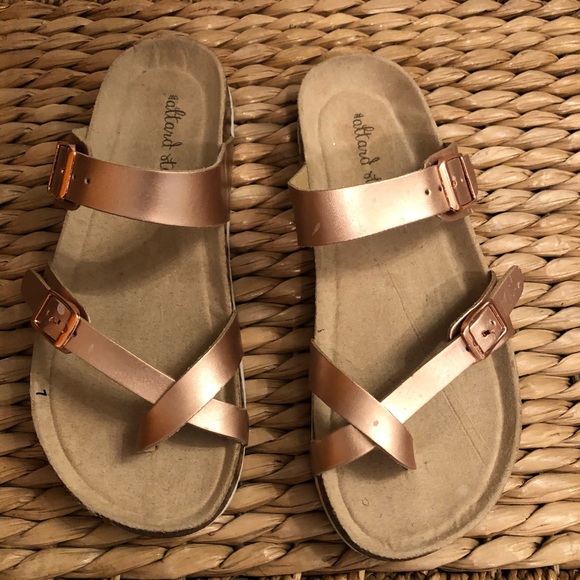 Altar'd State Shoes - Altar’d State NWT metallic sandals